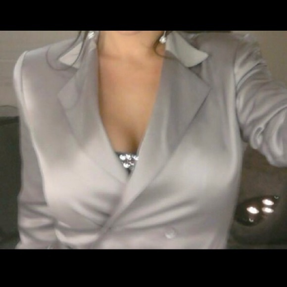 🌸Buy one Get One FREE🌸Vintage ONE OF A KIND silk Bill Blass trench - Picture 5 of 5